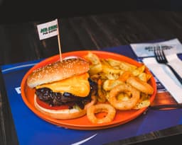 BBQ CHEDDAR BURGER